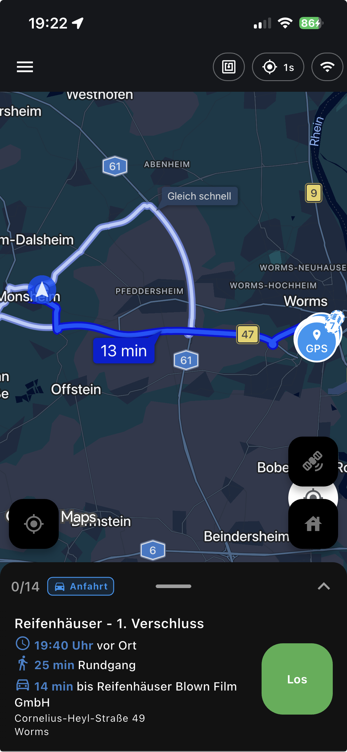 SecuritGo Mobile-App mit einer laufenden, optimierten Bewachungsroute auf einem iPhone